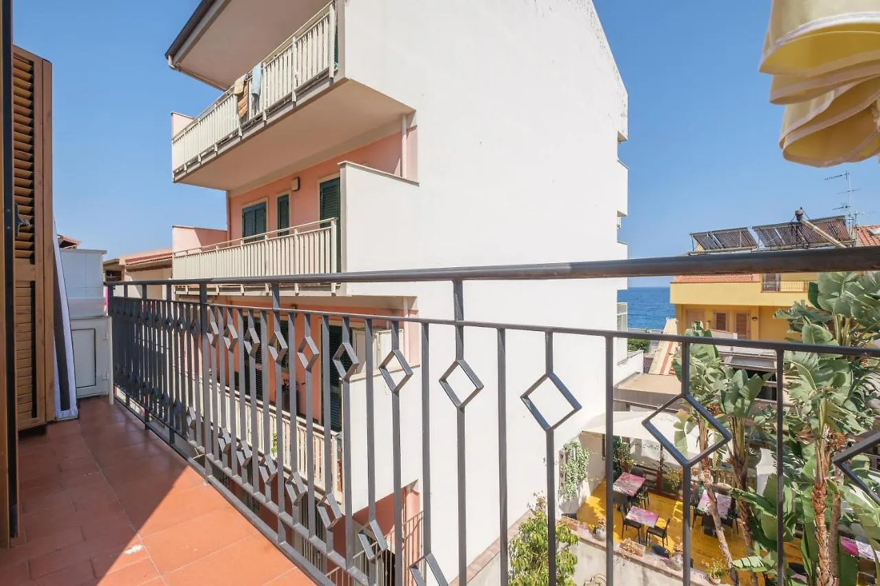 Holiday home Casa Olimpia Villa Santa Teresa Di Riva
